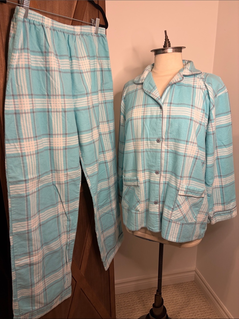 PILATHUS Sleepwear Zahr Blue Plaid Flannel Pajama Set SIZE XL